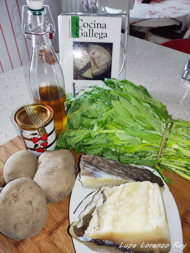 Ingredientes de bacalao con grelos 