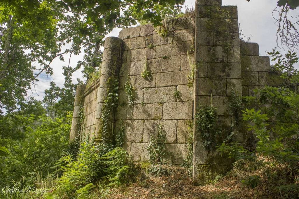 Casteláns ruinas románicas