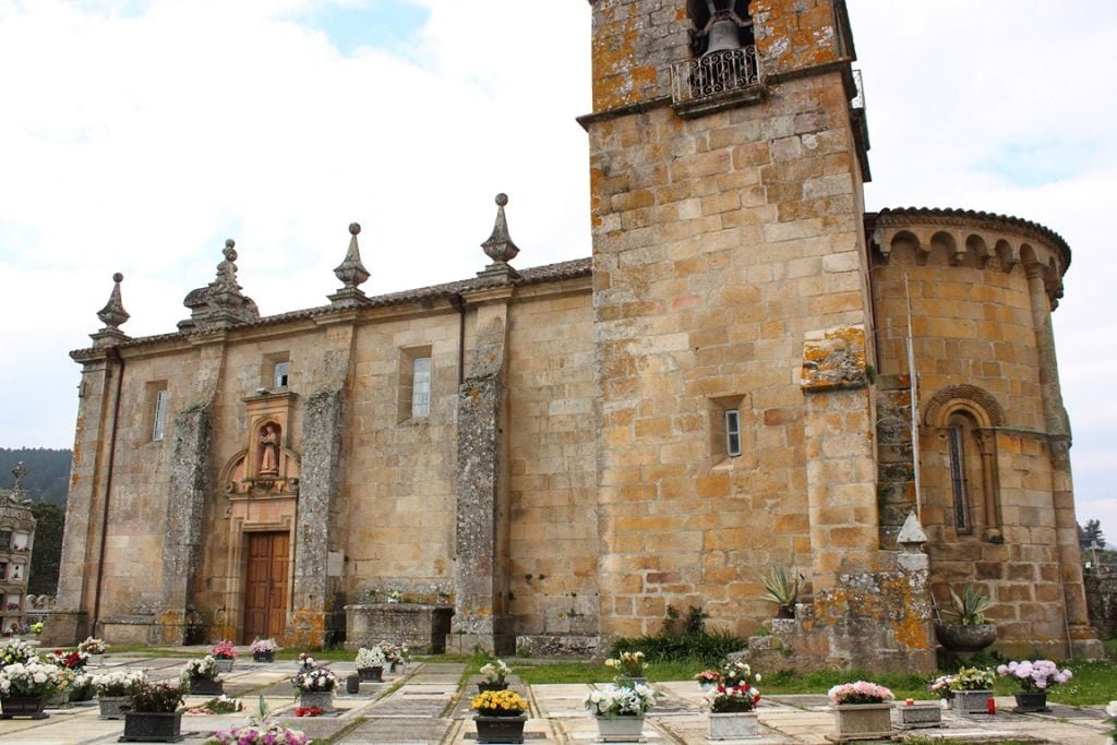 Iglesia de Santa María de Castrelo de Miño