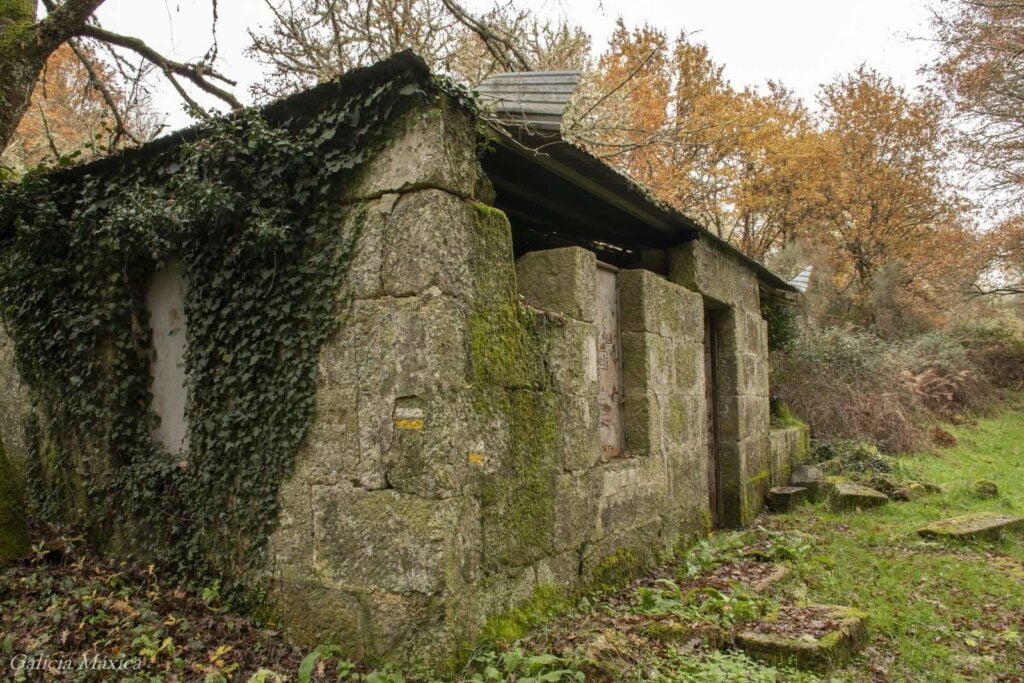 Edificio del balneario de Fonte Bañiño