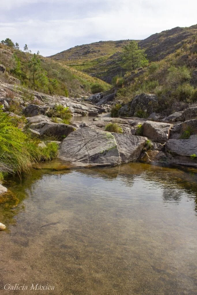 La ruta As Olas do Río Mao, cada vez más cerca de ser el mejor sendero de España