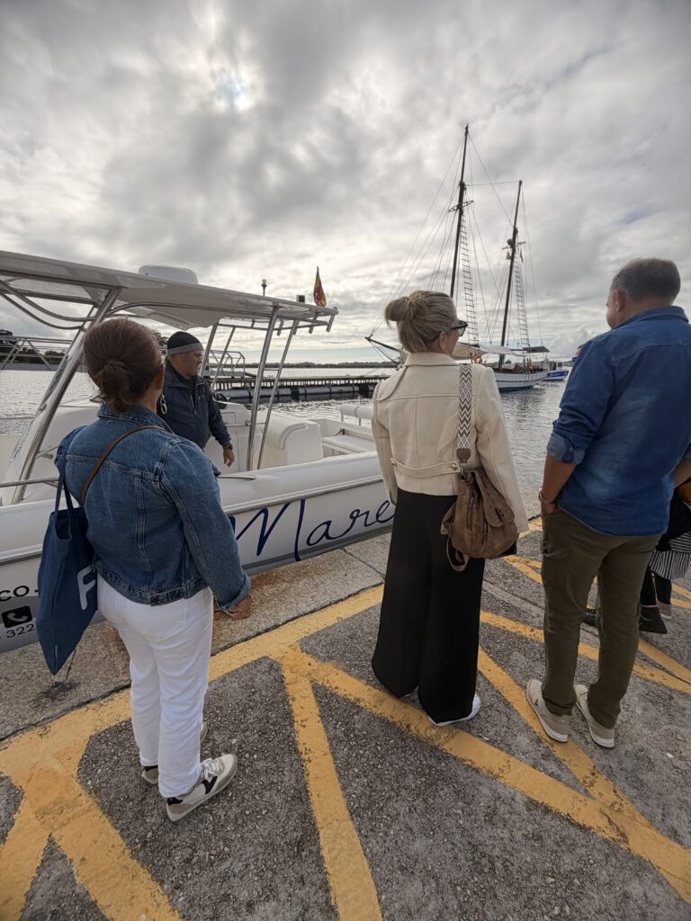 La isla de Cortegada. En el puerto